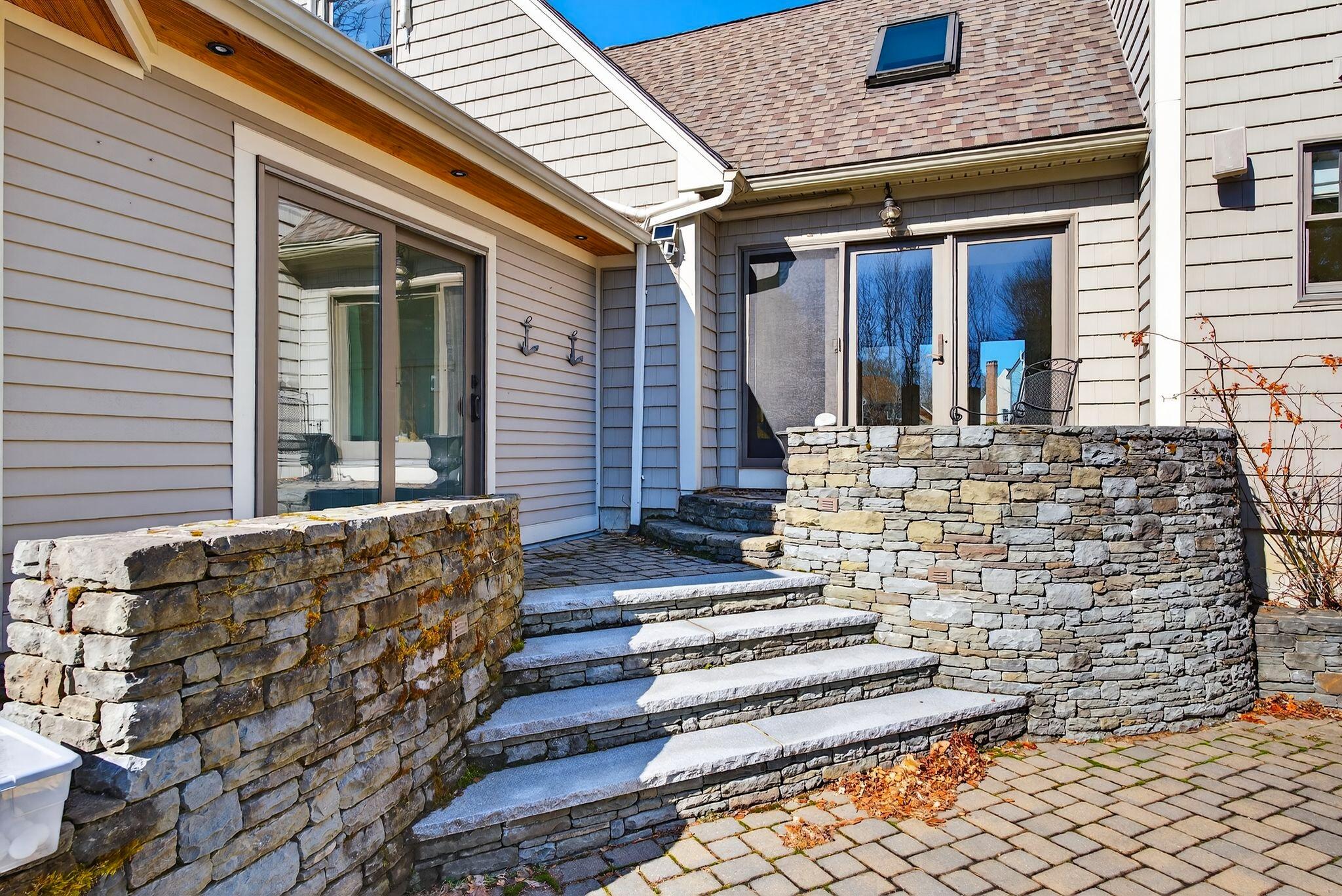 Portland, Maine, 04102, United States, 3 Bedrooms Bedrooms, ,5 BathroomsBathrooms,Residential,Active,2033991