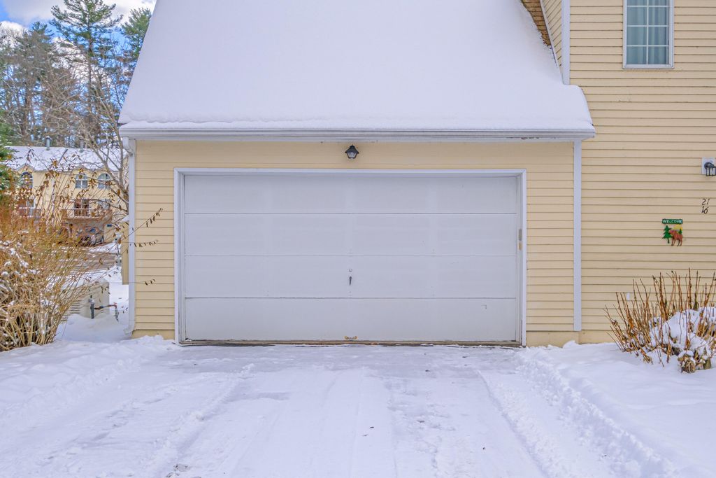 Photo of 21 Daffodil Court #16, Naples, ME 04055 (MLS # 1646327)