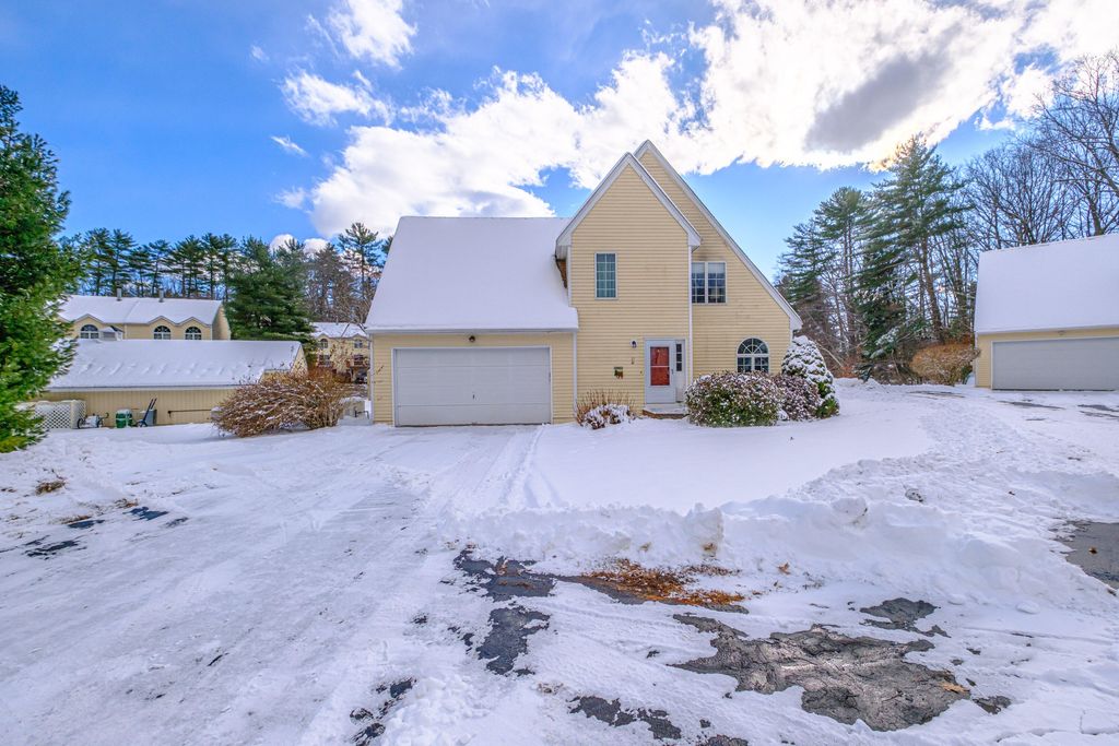 Photo of 21 Daffodil Court #16, Naples, ME 04055 (MLS # 1646327)