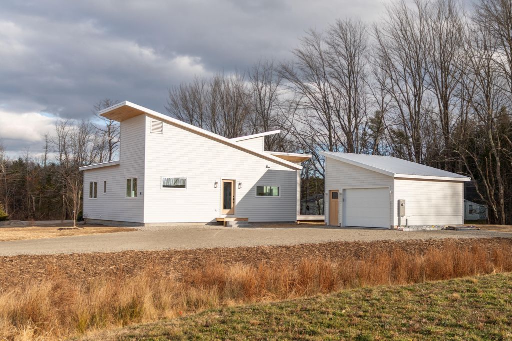 Photo of 16 Leeward Meadows, Biddeford, ME 04005 (MLS # 1660680)