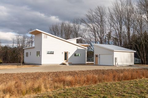 Photo of 16 Leeward Meadows, Biddeford, ME 04005 (MLS # 1660680)