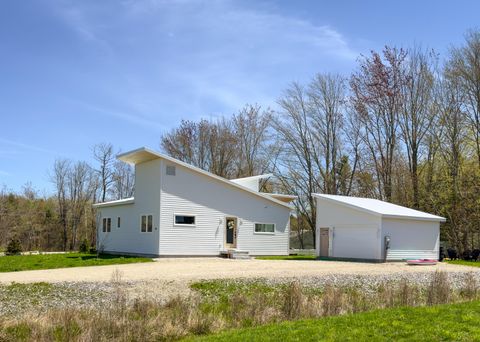 Photo of 16 Leeward Meadows, Biddeford, ME 04005 (MLS # 1660680)
