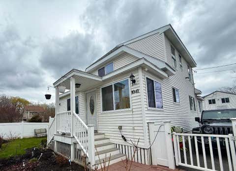 Photo of 1041 Ocean Avenue, Portland, ME 04103 (MLS # 1661517)
