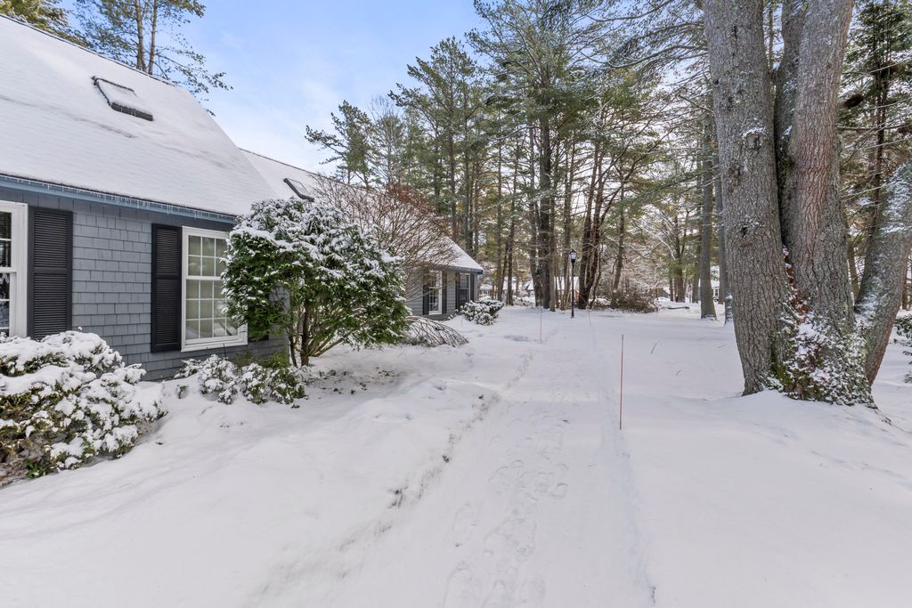 Photo of 20 Ward Circle #20, Brunswick, ME 04011 (MLS # 1649279)