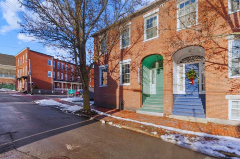 Photo of 11 South Street, Portland, ME 04101 (MLS # 1652990)