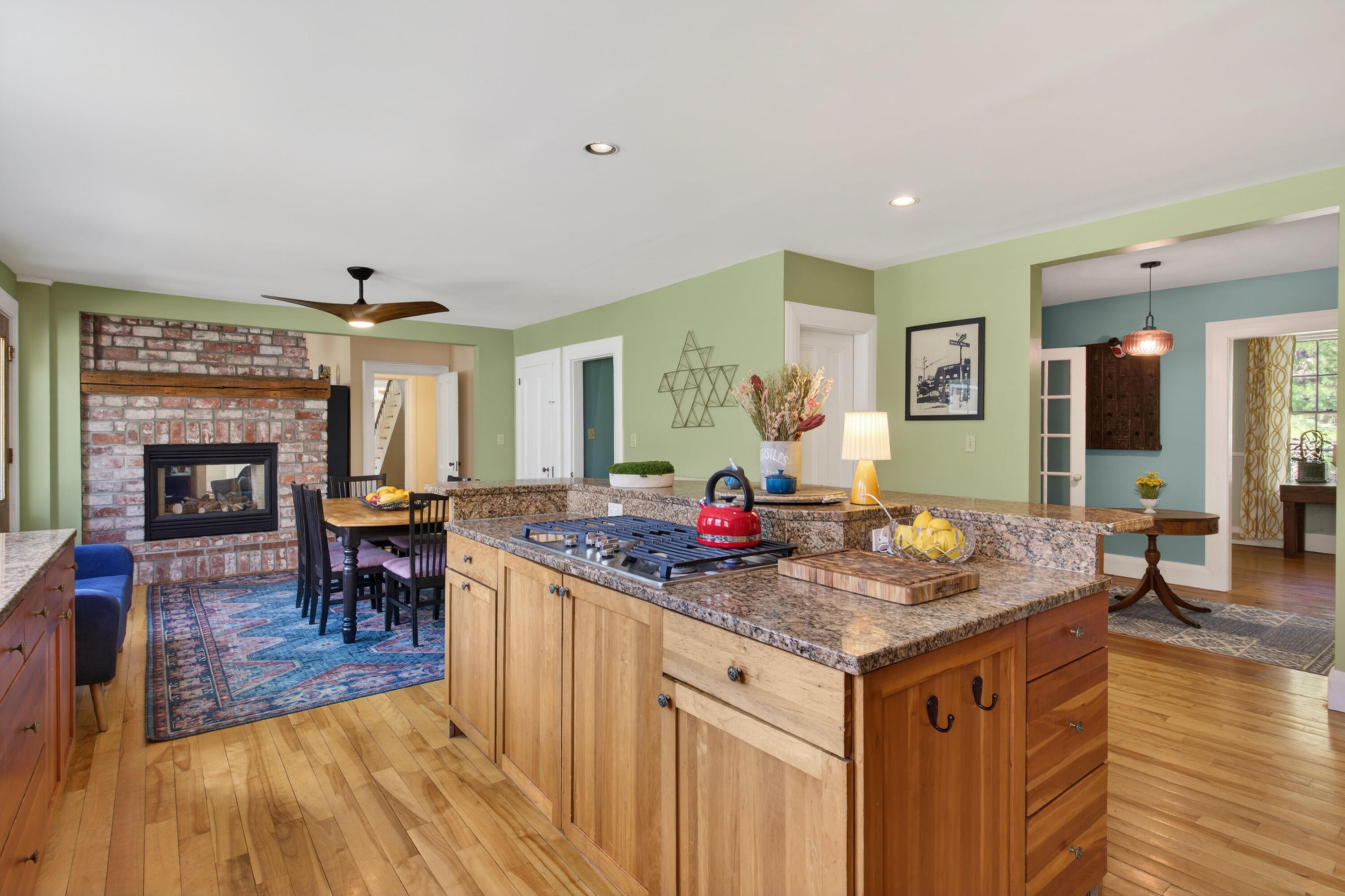 Falmouth, Maine, 04105, United States, 5 Bedrooms Bedrooms, ,6 BathroomsBathrooms,Residential,Pending,2041795