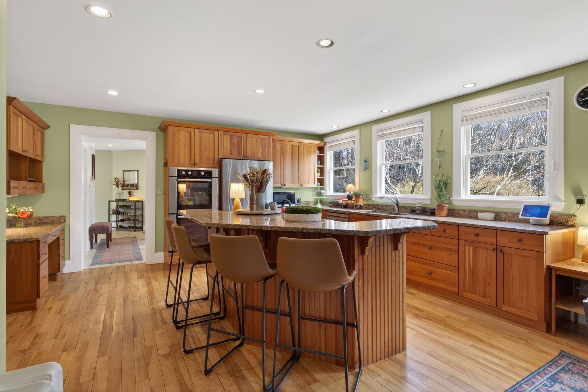 Falmouth, Maine, 04105, United States, 5 Bedrooms Bedrooms, ,6 BathroomsBathrooms,Residential,Pending,2041795