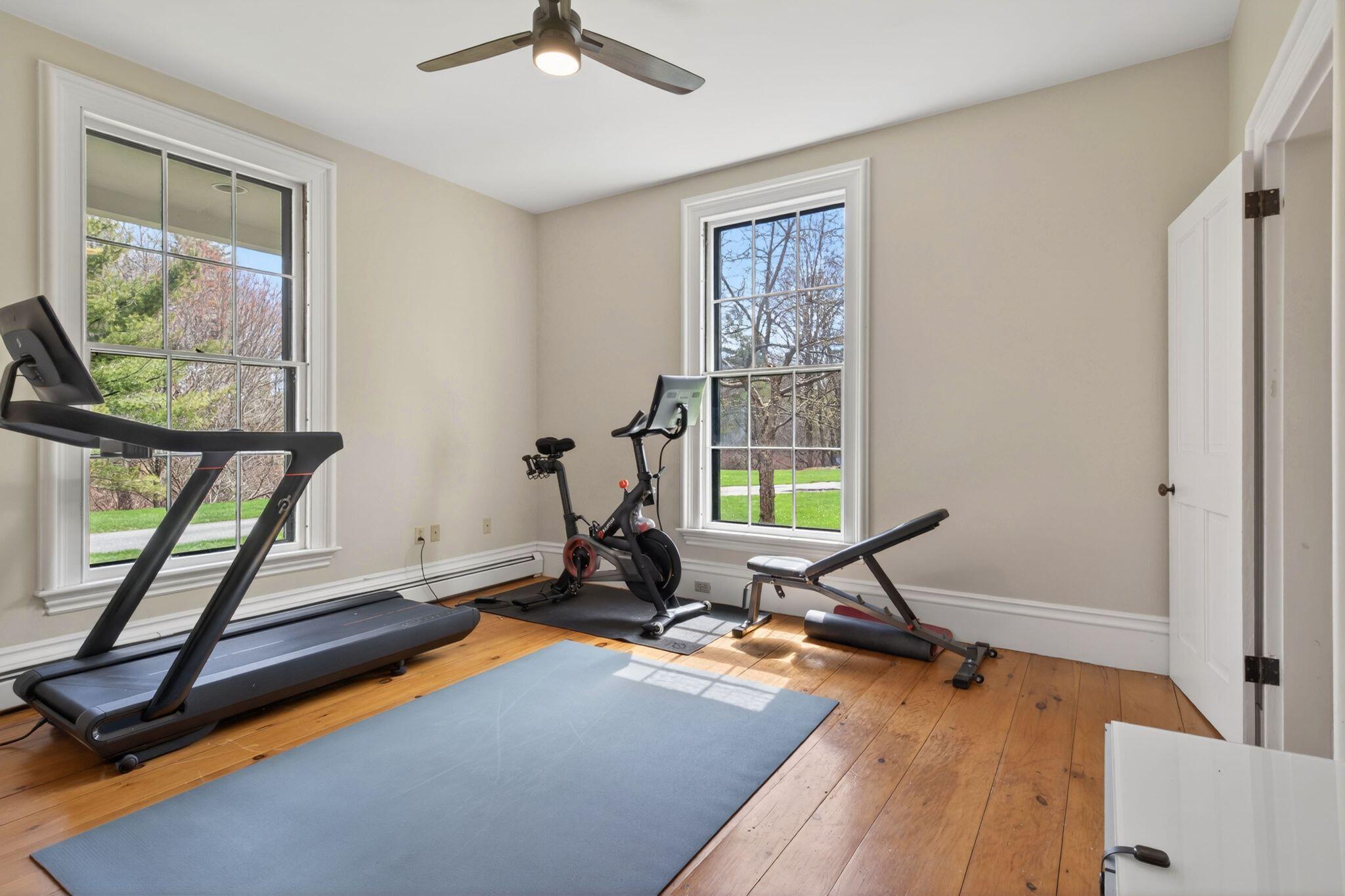 Falmouth, Maine, 04105, United States, 5 Bedrooms Bedrooms, ,6 BathroomsBathrooms,Residential,Pending,2041795