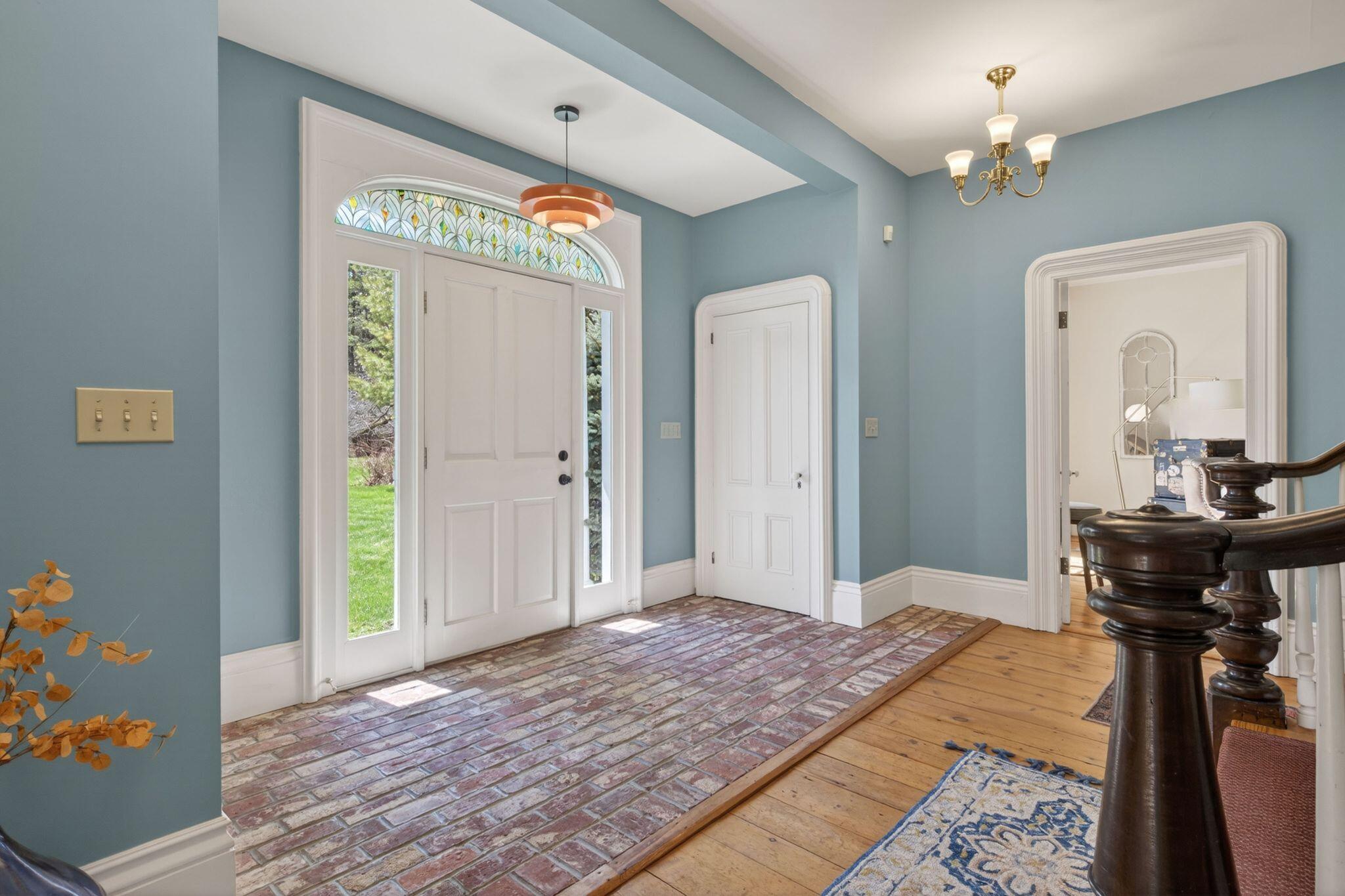 Falmouth, Maine, 04105, United States, 5 Bedrooms Bedrooms, ,6 BathroomsBathrooms,Residential,Pending,2041795
