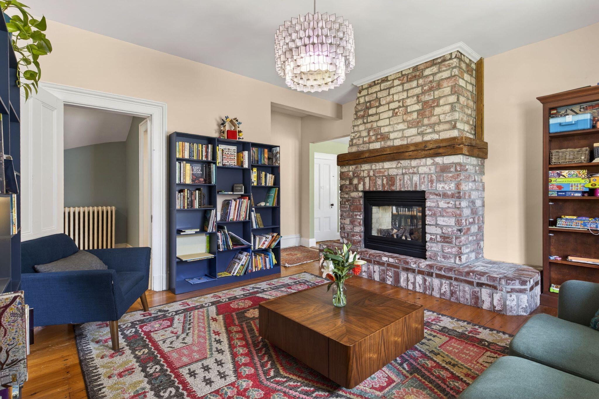 Falmouth, Maine, 04105, United States, 5 Bedrooms Bedrooms, ,6 BathroomsBathrooms,Residential,Pending,2041795