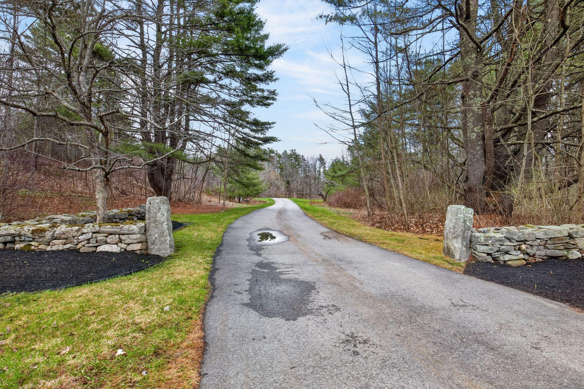 Falmouth, Maine, 04105, United States, 5 Bedrooms Bedrooms, ,6 BathroomsBathrooms,Residential,Pending,2041795