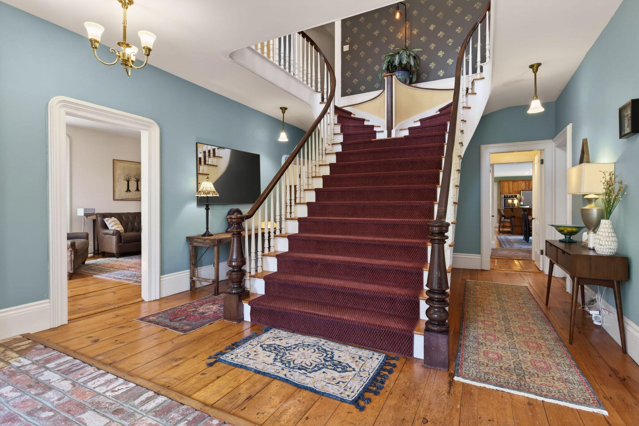 Falmouth, Maine, 04105, United States, 5 Bedrooms Bedrooms, ,6 BathroomsBathrooms,Residential,Pending,2041795