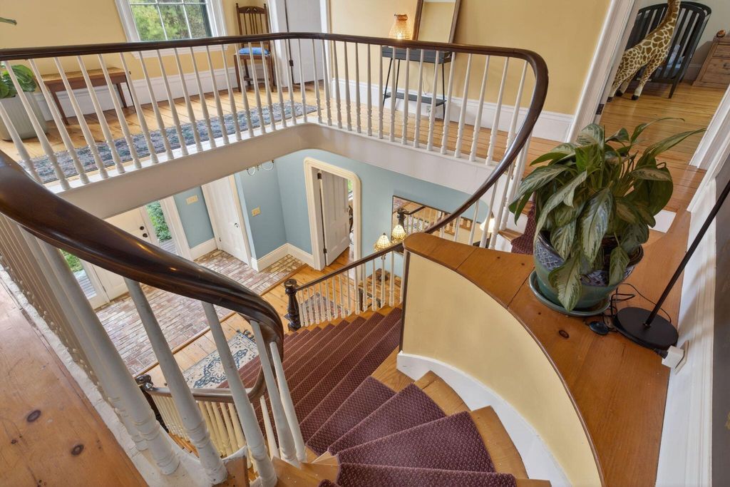 Photo of 9 Fox Hall Road, Falmouth, ME 04105 (MLS # 1658696)