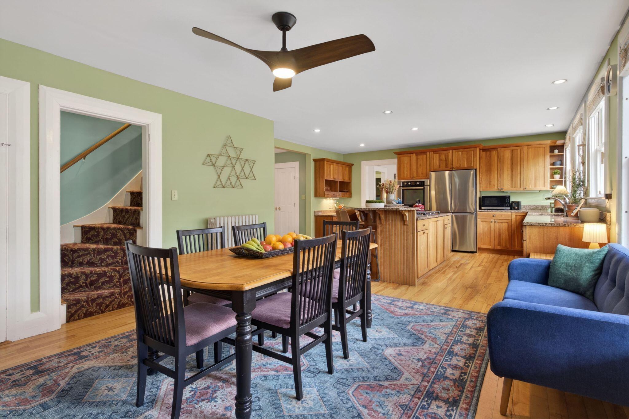 Falmouth, Maine, 04105, United States, 5 Bedrooms Bedrooms, ,6 BathroomsBathrooms,Residential,Pending,2041795