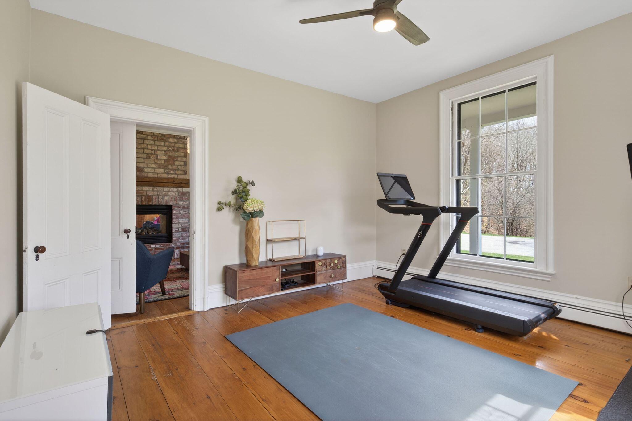 Falmouth, Maine, 04105, United States, 5 Bedrooms Bedrooms, ,6 BathroomsBathrooms,Residential,Pending,2041795