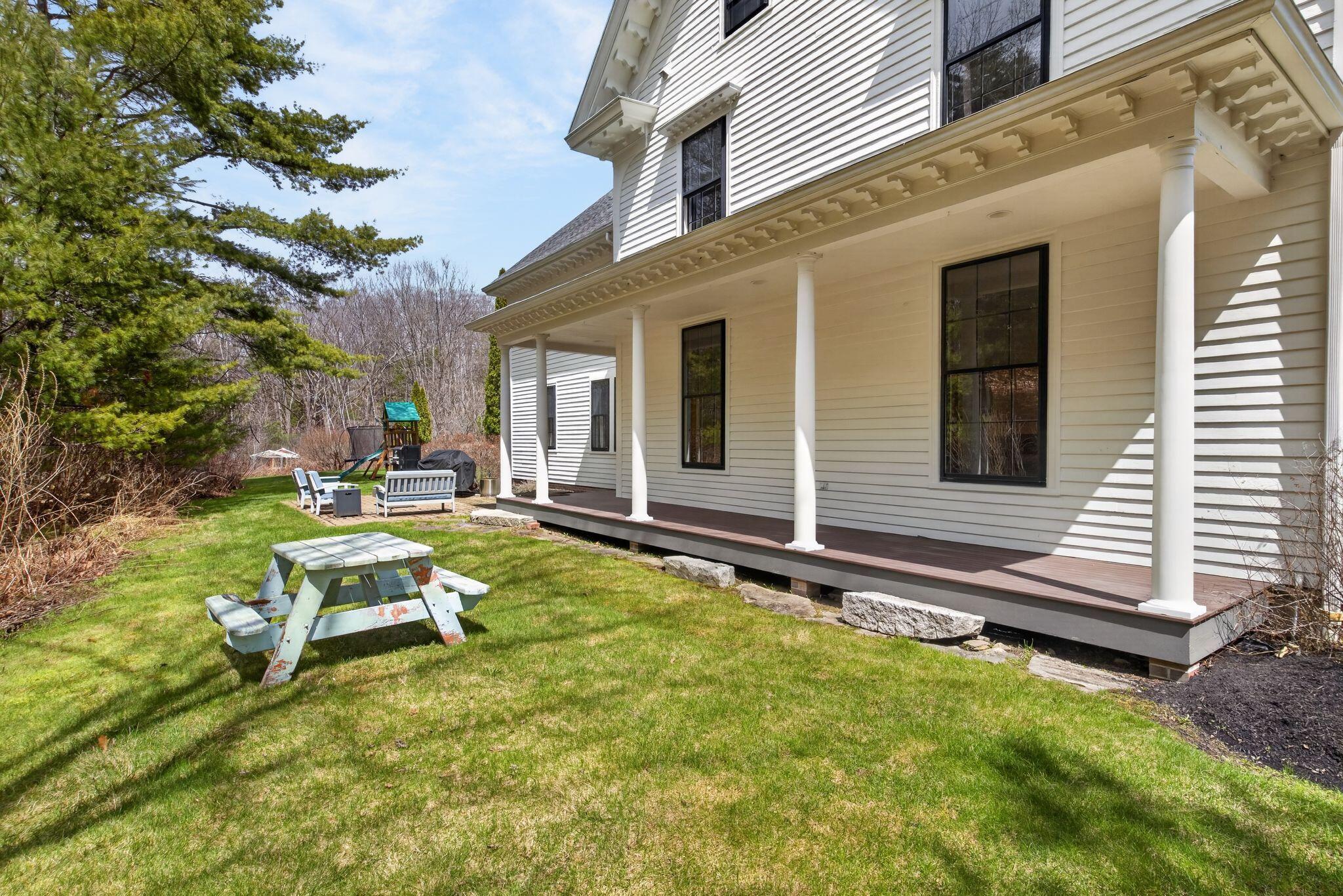 Falmouth, Maine, 04105, United States, 5 Bedrooms Bedrooms, ,6 BathroomsBathrooms,Residential,Pending,2041795