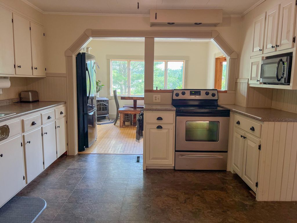 Photo of 278 Highland Terrace, Mexico, ME 04257 (MLS # 1562921)