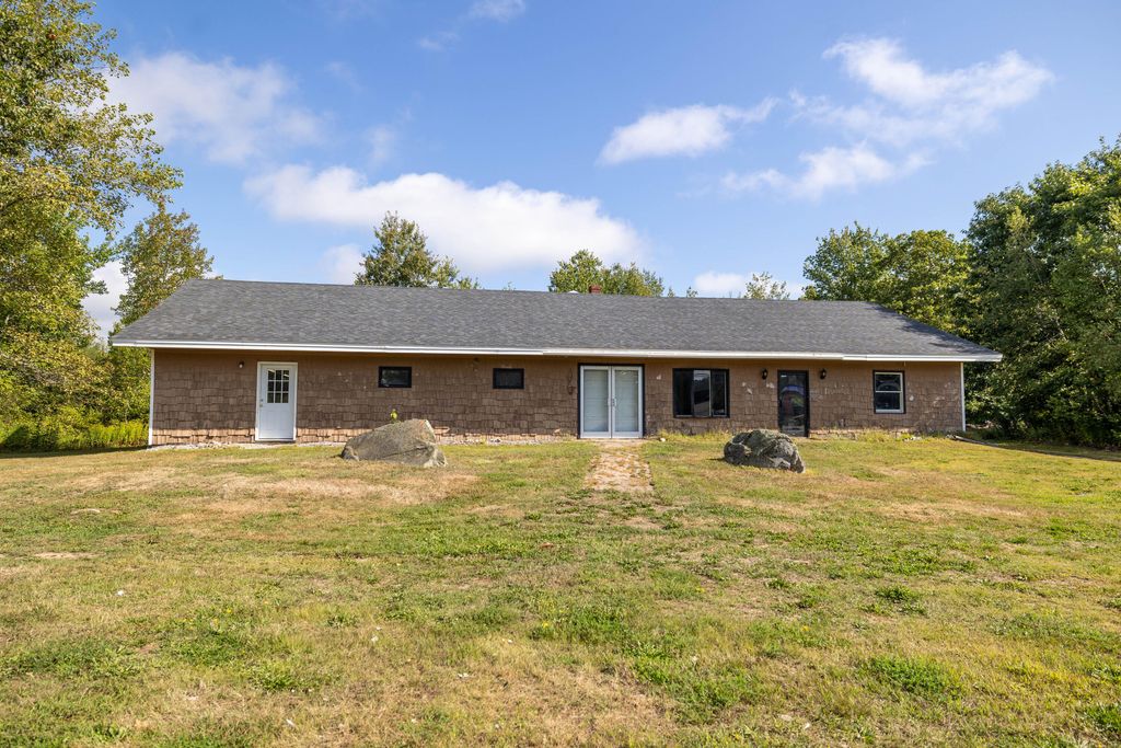 Photo of 1186 Eastern Avenue, Chelsea, ME 04330 (MLS # 1636792)
