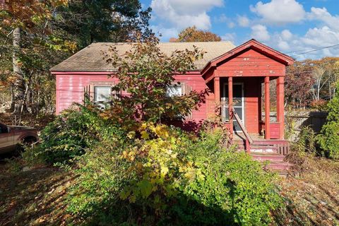 Photo of 15 Foyes Lane, Kittery, ME 03905 (MLS # 1642302)