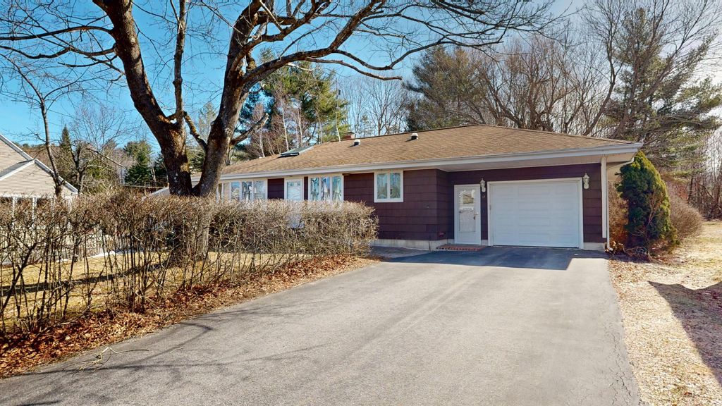 Photo of 17 Shank Street, Lewiston, ME 04240 (MLS # 1654757)