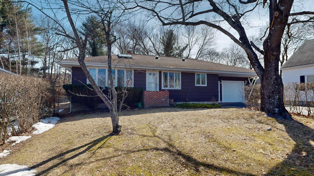 Photo of 17 Shank Street, Lewiston, ME 04240 (MLS # 1654757)