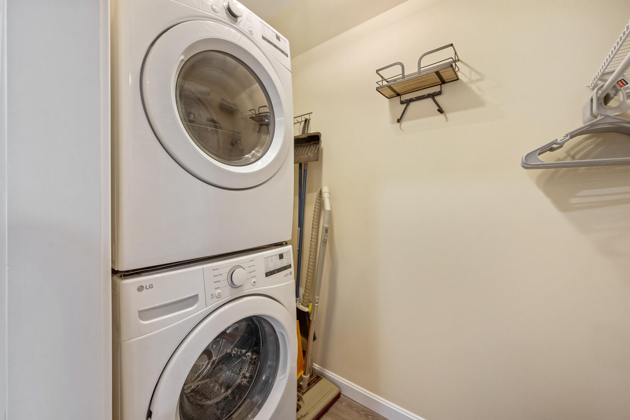 Hampden, Maine 04444, United States, ,2 BathroomsBathrooms,Residential,Pending,124968