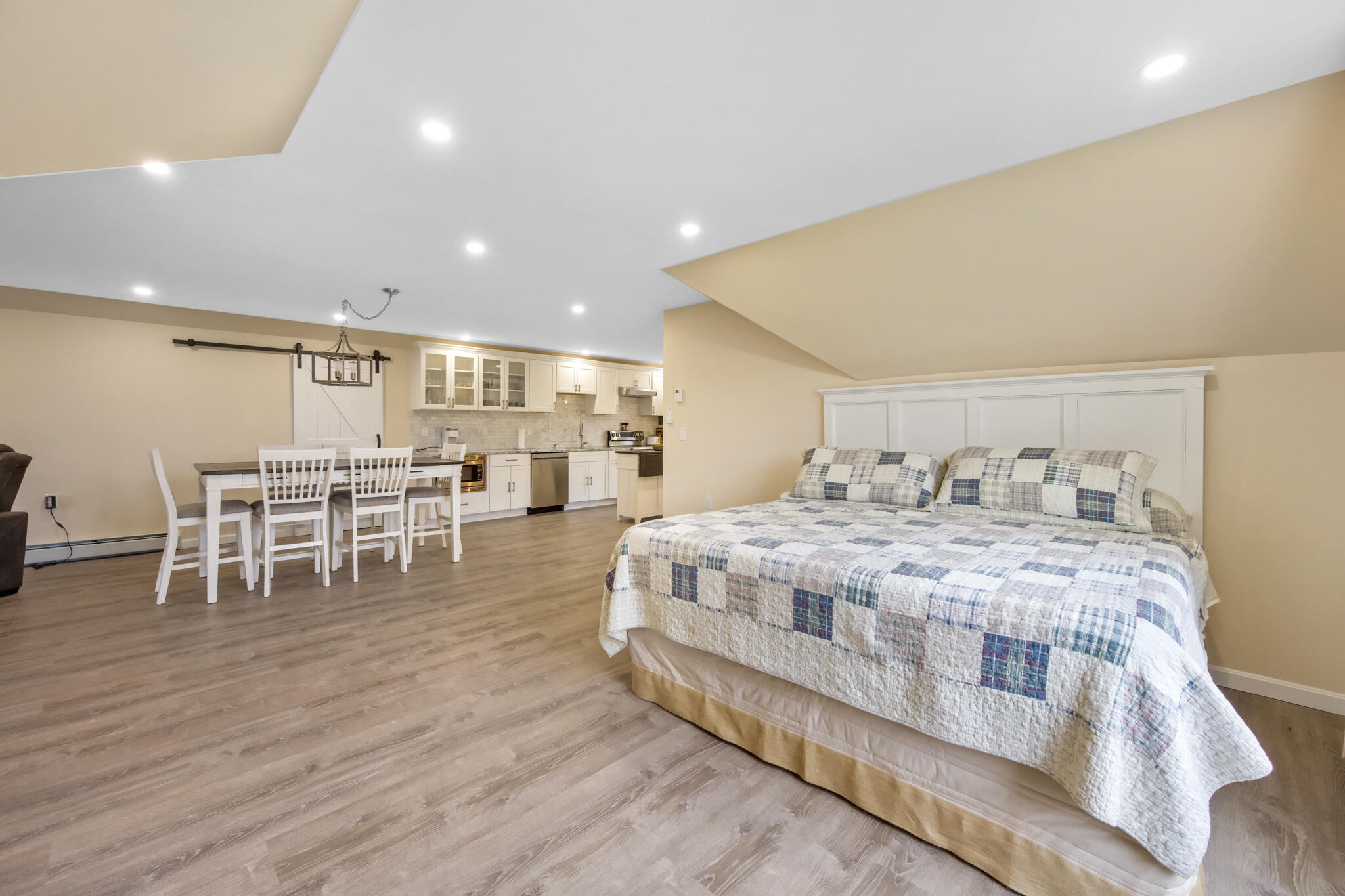 Hampden, Maine 04444, United States, ,2 BathroomsBathrooms,Residential,Pending,124968