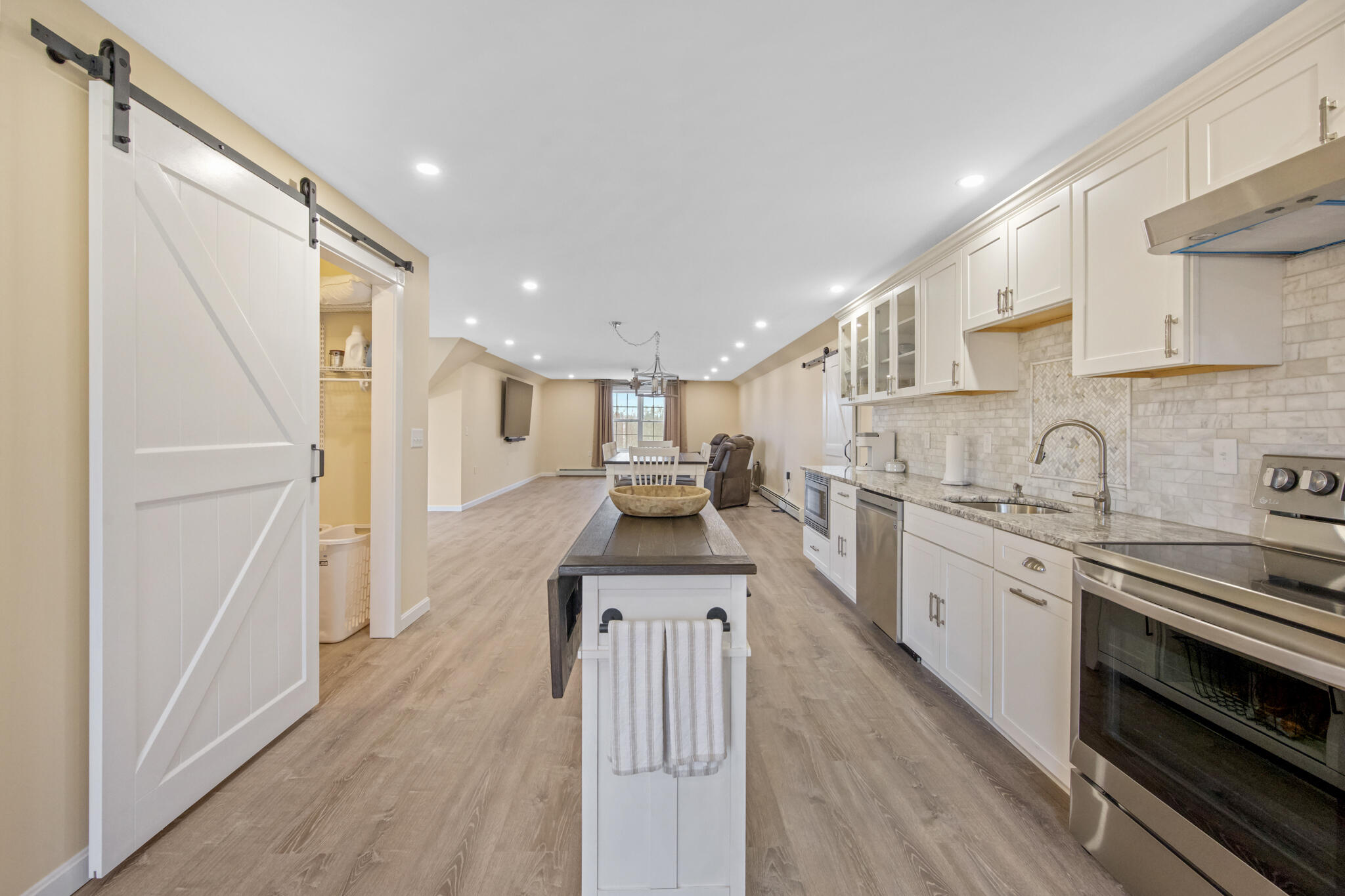 Hampden, Maine 04444, United States, ,2 BathroomsBathrooms,Residential,Pending,124968