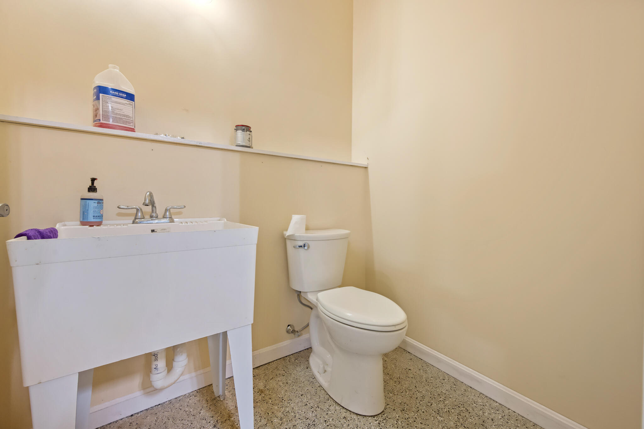 Hampden, Maine 04444, United States, ,2 BathroomsBathrooms,Residential,Pending,124968