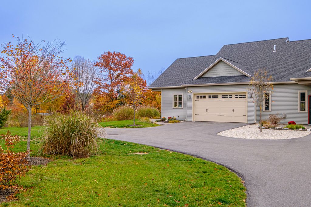 Photo of 14 Faraday Drive #14A, Cumberland, ME 04021 (MLS # 1642403)