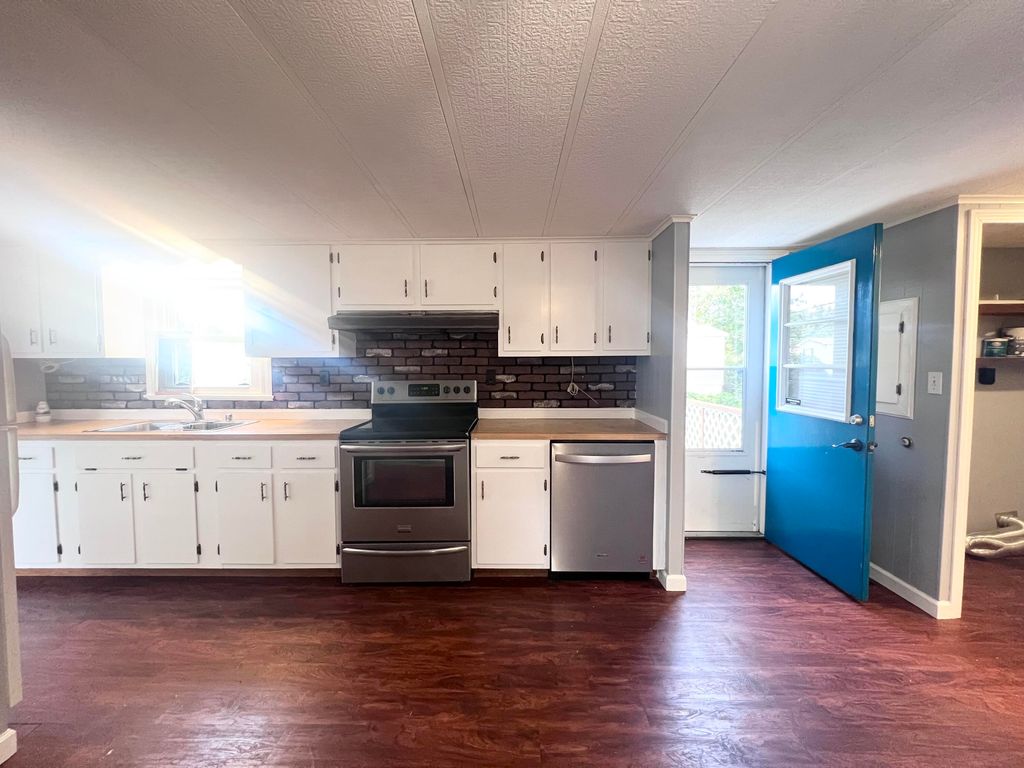Photo of 47 Hillside Drive, Sabattus, ME 04280 (MLS # 1640299)