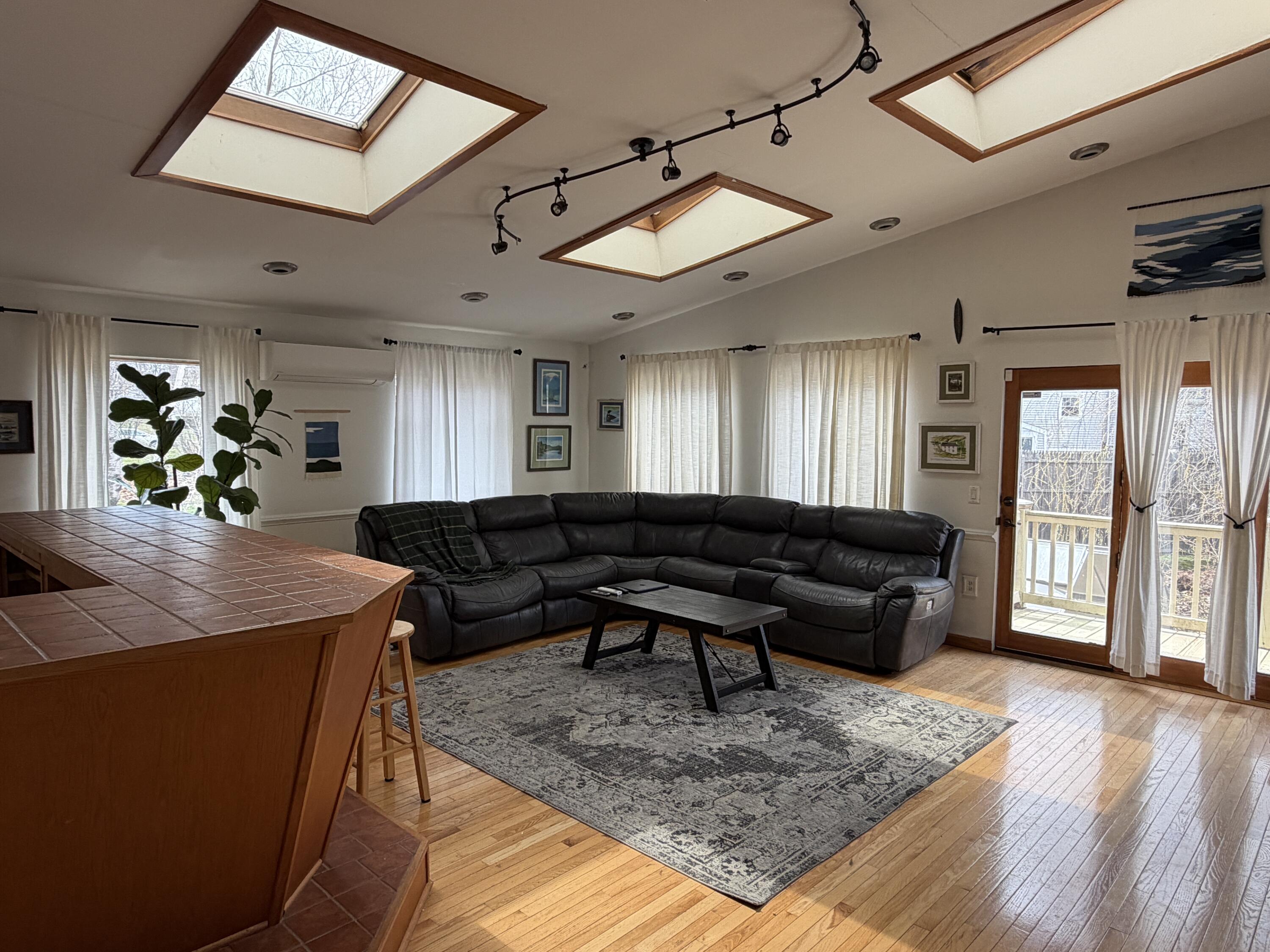 296 Howard Street