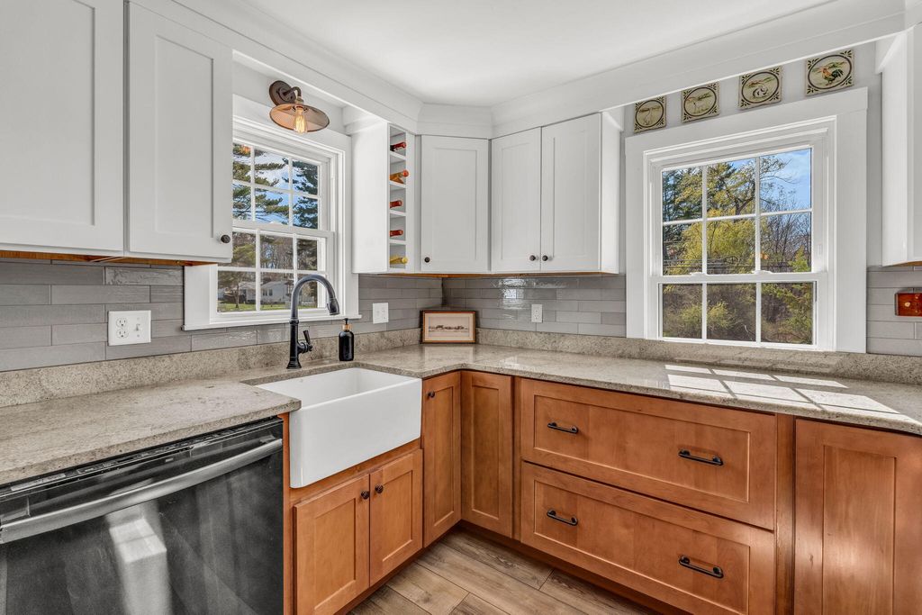 Photo of 21 Maple Avenue, Scarborough, ME 04074 (MLS # 1660577)