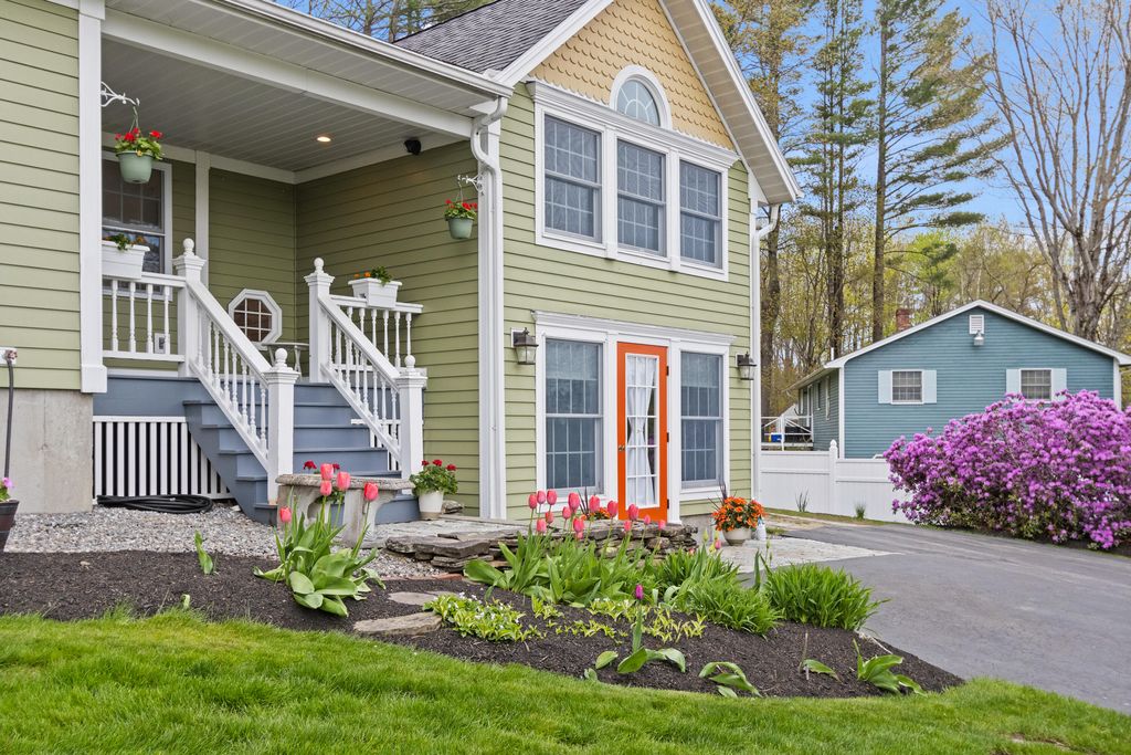 Photo of 11 Sunset Avenue, Lisbon, ME 04252 (MLS # 1662237)