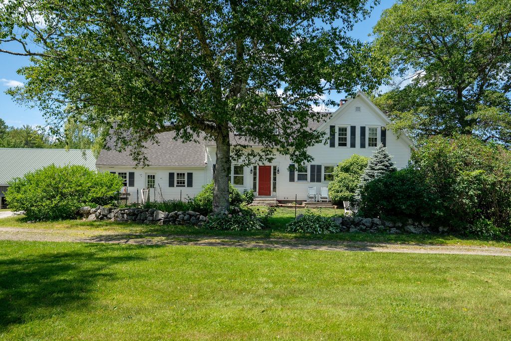 Photo of 253 Quaker Meeting House Road, Durham, ME 04222 (MLS # 1654661)