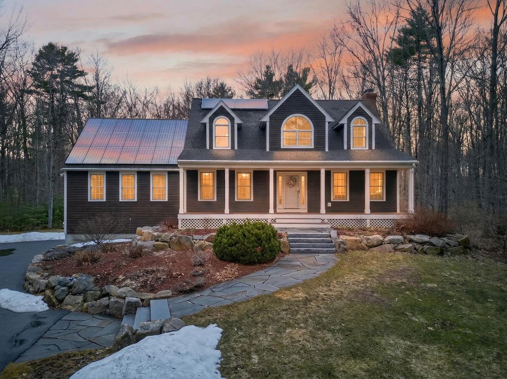 Photo of 223 Bolt Hill Road, Eliot, ME 03903 (MLS # 1656181)
