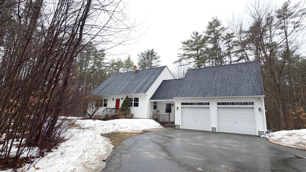 Photo of 420 Gray Road, Falmouth, ME 04105 (MLS # 1654091)
