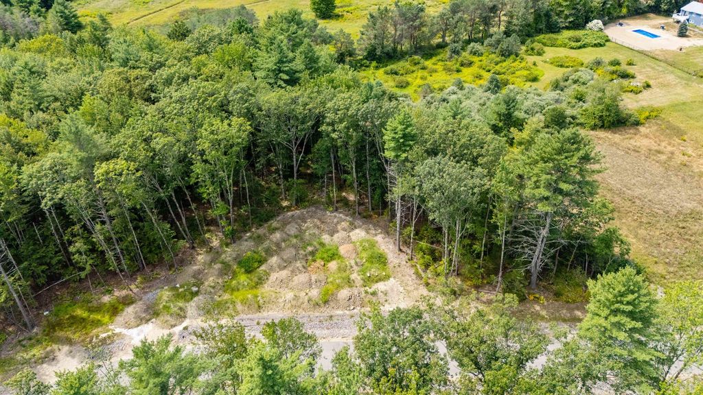 Photo of 1 Dogwood Circle Dr, Kennebunk, ME 04043 (MLS # 1653559)