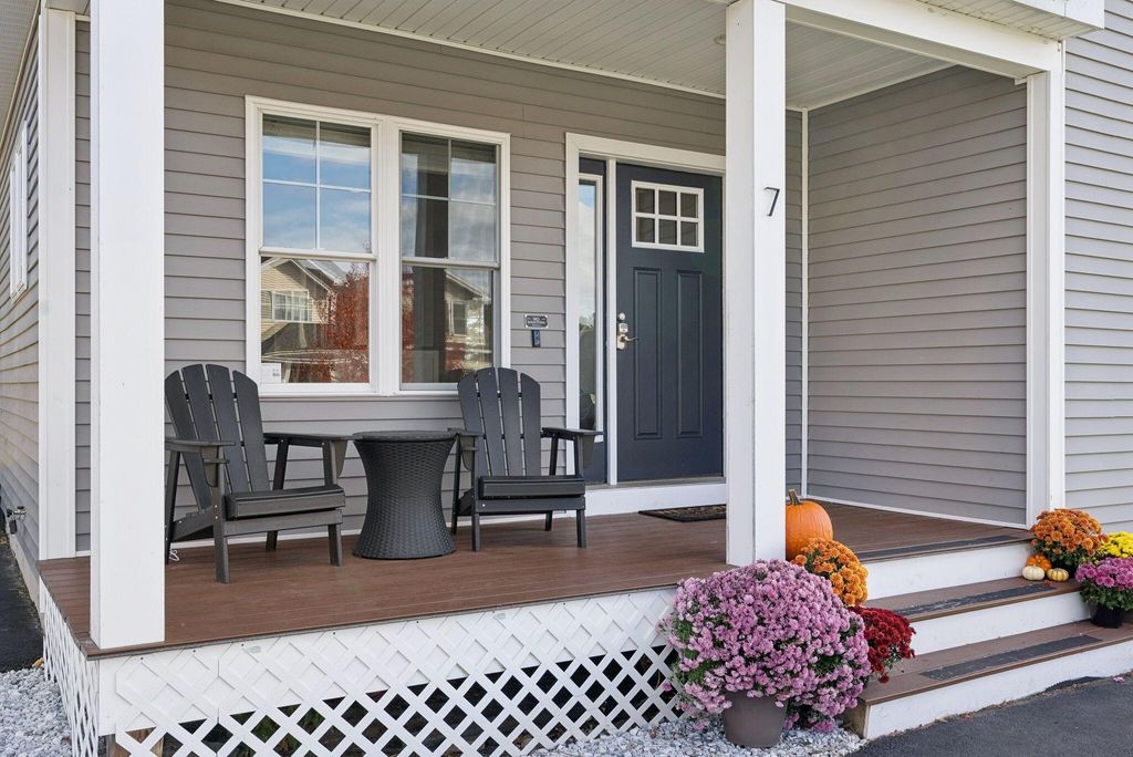 Photo of 7 Castle Rock Drive, Cumberland, ME 04021 (MLS # 1642396)