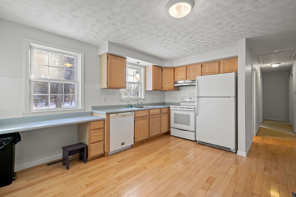 Photo of 2 Alling Drive, Gray, ME 04039 (MLS # 1649202)