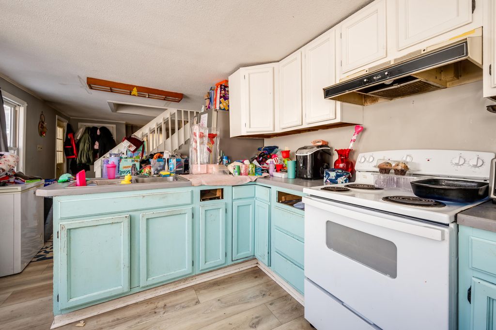 Photo of 37 Evergreen Avenue, Old Orchard Beach, ME 04064 (MLS # 1653793)