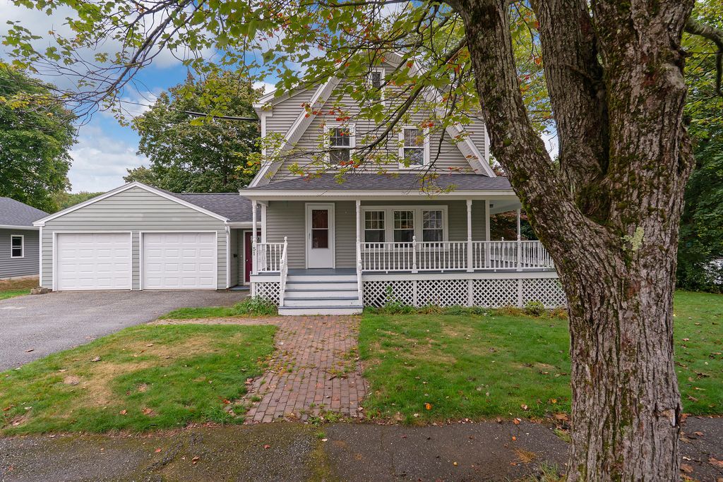 Photo of 51 Grandview Avenue, Auburn, ME 04210 (MLS # 1639020)
