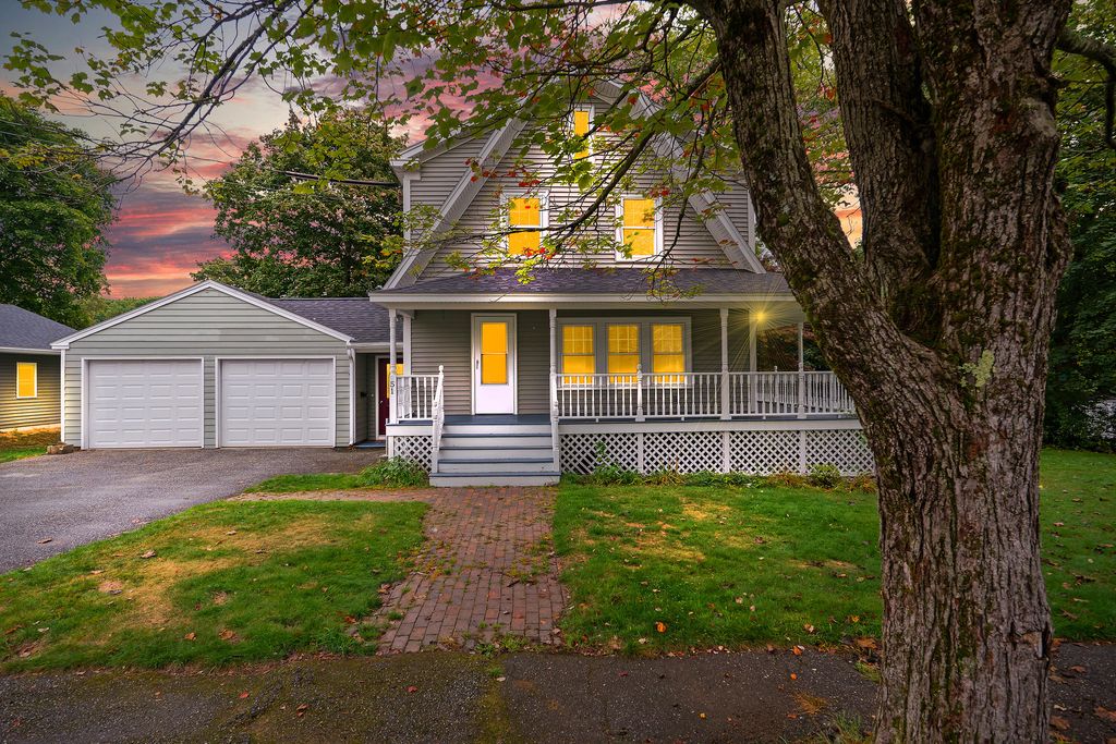 Photo of 51 Grandview Avenue, Auburn, ME 04210 (MLS # 1639020)
