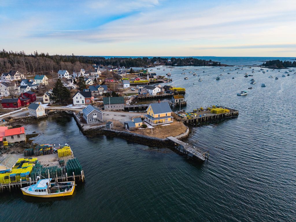 Photo of 27 Clamshell Alley, Vinalhaven, ME 04863 (MLS # 1656375)