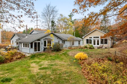 Photo of 45 Harding Road, Brunswick, ME 04011 (MLS # 1642983)