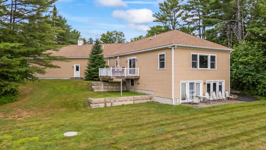 Photo of 211 Augusta Road, Topsham, ME 04086 (MLS # 1630195)