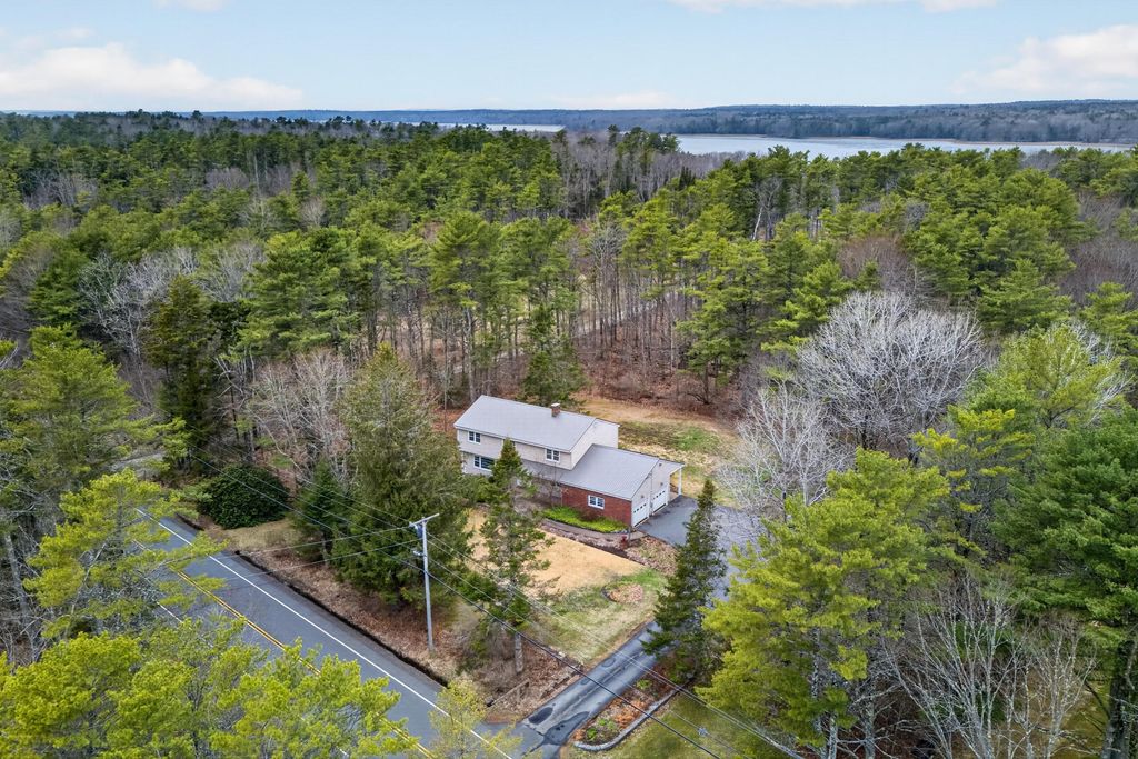 Photo of 556 Mere Point Road, Brunswick, ME 04011 (MLS # 1658668)