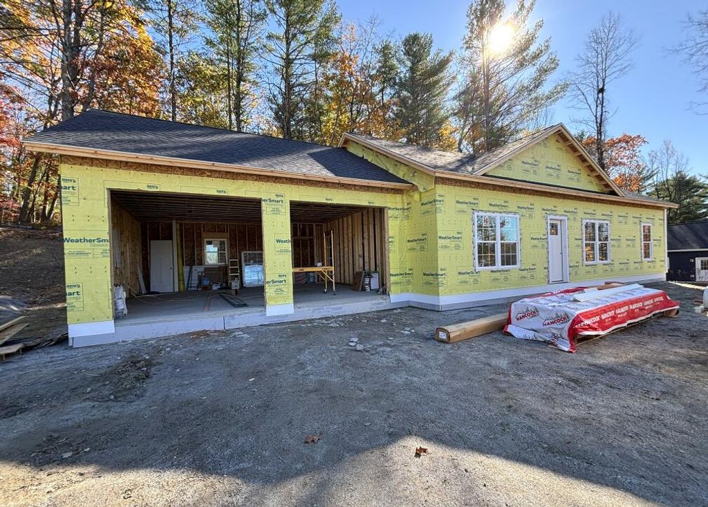 Photo of 9 Car-Ty Court, Lewiston, ME 04240 (MLS # 1638384)