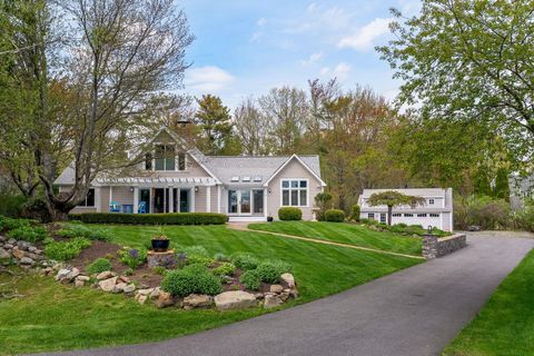 Photo of 21 Windemere Place, Kennebunkport, ME 04046 (MLS # 1663470)