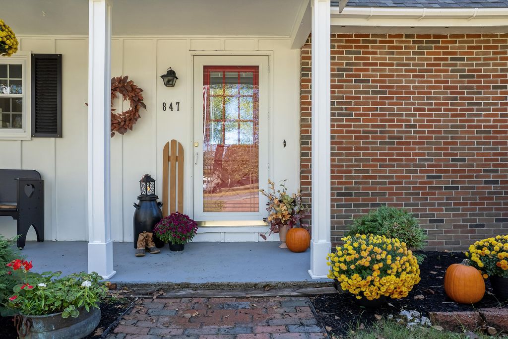 Photo of 847 Middlesex Road, Topsham, ME 04086 (MLS # 1657182)
